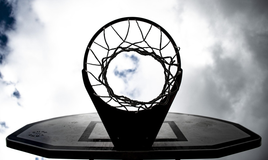 天津男篮官宣：张庆鹏卸任主帅 周金利担任主教练+张德贵任总教练