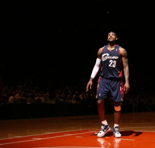 九游体育可靠吗-十大经典比赛点缀詹姆斯加冕历史得分王之路