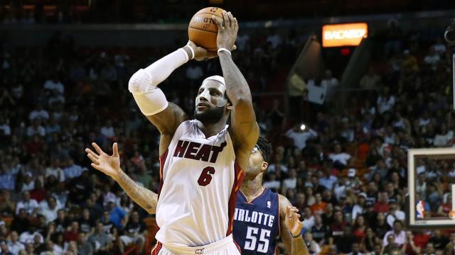 九游体育可靠吗-十大经典比赛点缀詹姆斯加冕历史得分王之路