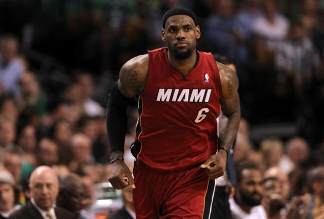 九游体育可靠吗-十大经典比赛点缀詹姆斯加冕历史得分王之路